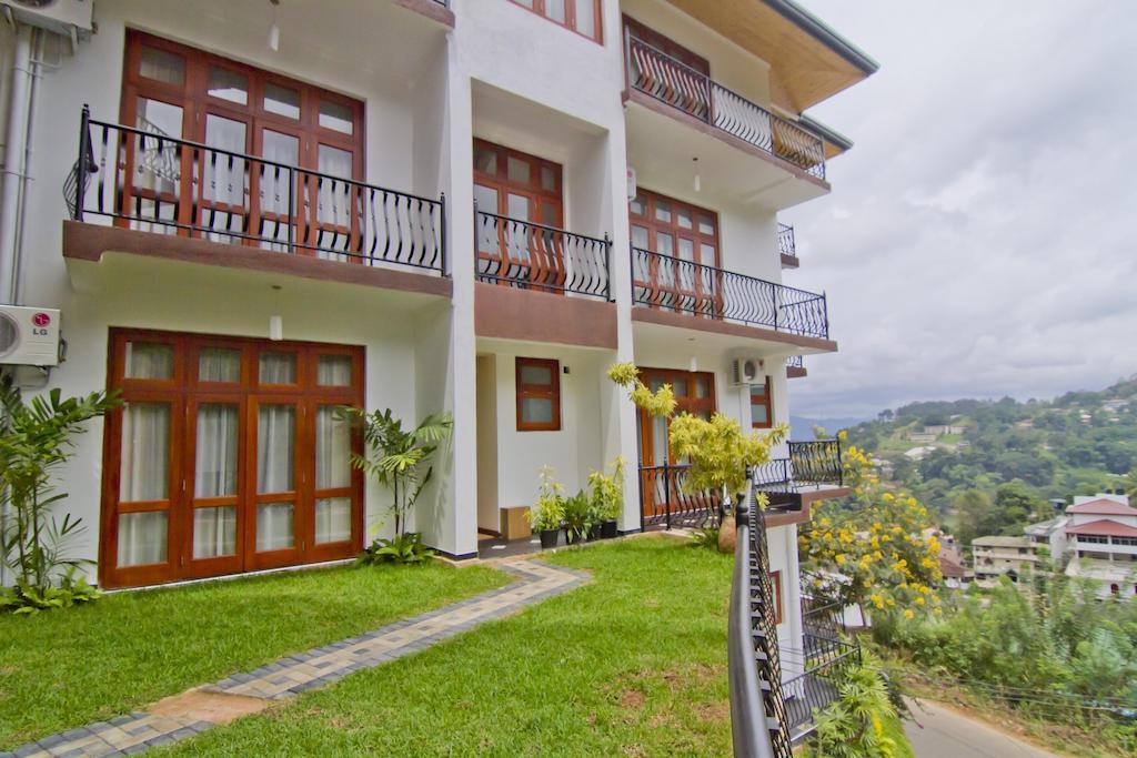 Serene Grand Villa Kandy Exterior photo