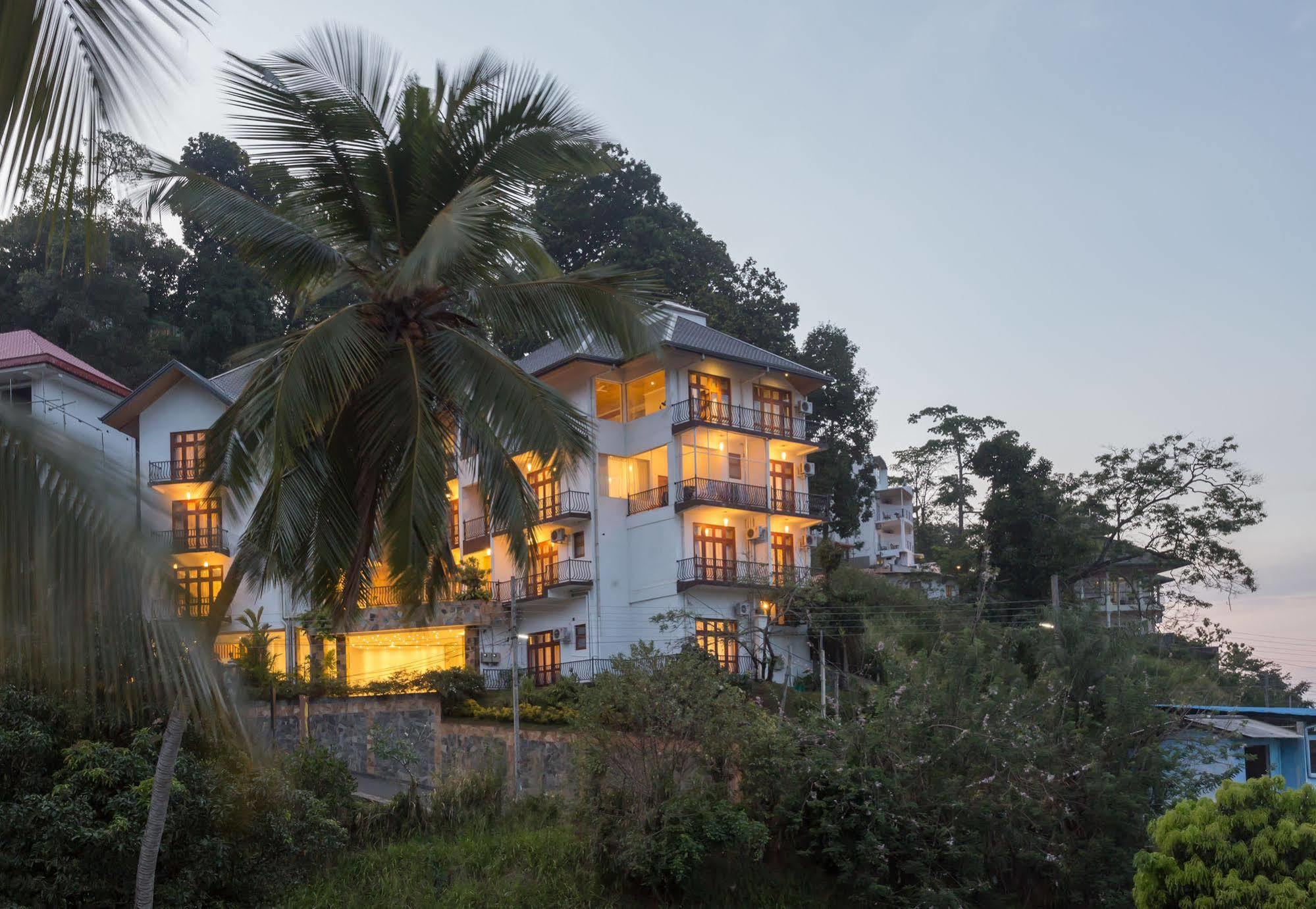 Serene Grand Villa Kandy Exterior photo